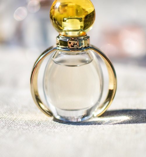 bottle, perfume, perfume bottle, glass, scent, aroma, smell, fragrance, spray, luxury, liquid, aromatic, cologne, scented, perfume, perfume, perfume, perfume, perfume, perfume bottle